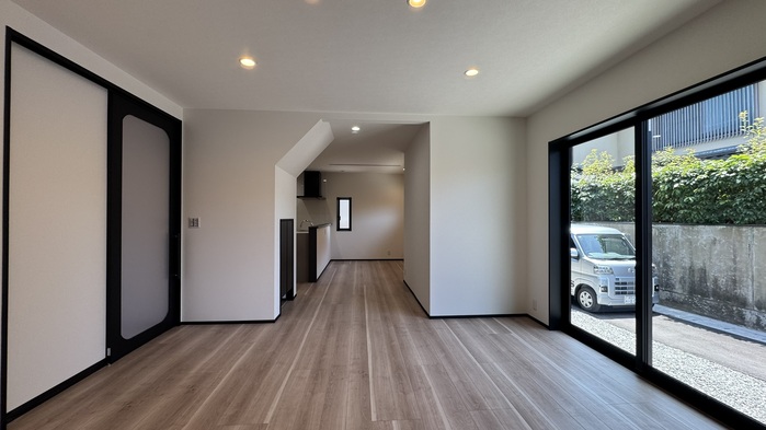 Wa Modern in Black & Gray